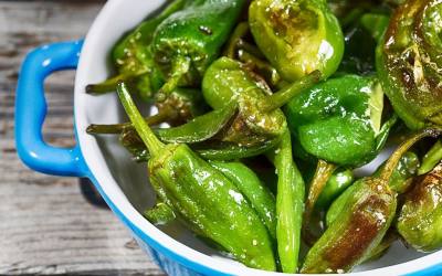 How to fry peppers with oil and water to make them tender